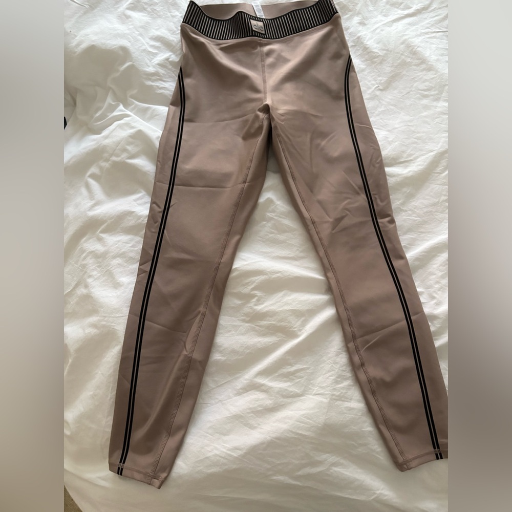 Alo Yoga AIRLIFT HIGH-WAIST 7/8 LINE UP LEGGING - TAUPE